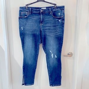 Women’s Ankle Distressed Jeans 18W
